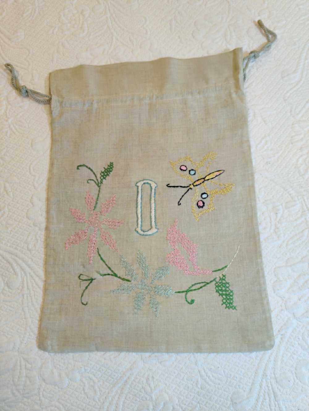 Vintage Muslin Laundry Clothes Pin Drawstring Embrodered Bag With Initial O